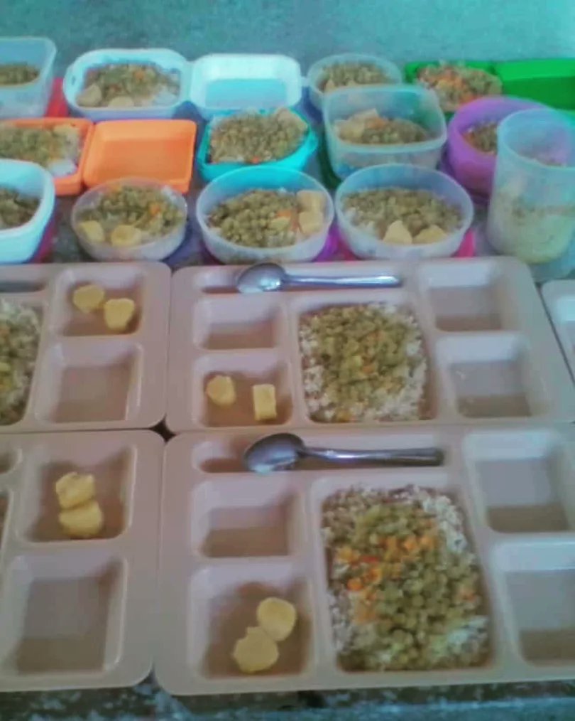 cnaenagua10's tweet photo. Almuerzo de la U.E CRISPINA MERCADO del Territorio Naguanagua

#RevolucionAntiimperialista
#cbae #naguanagua https://t.co/xlicqzieGq