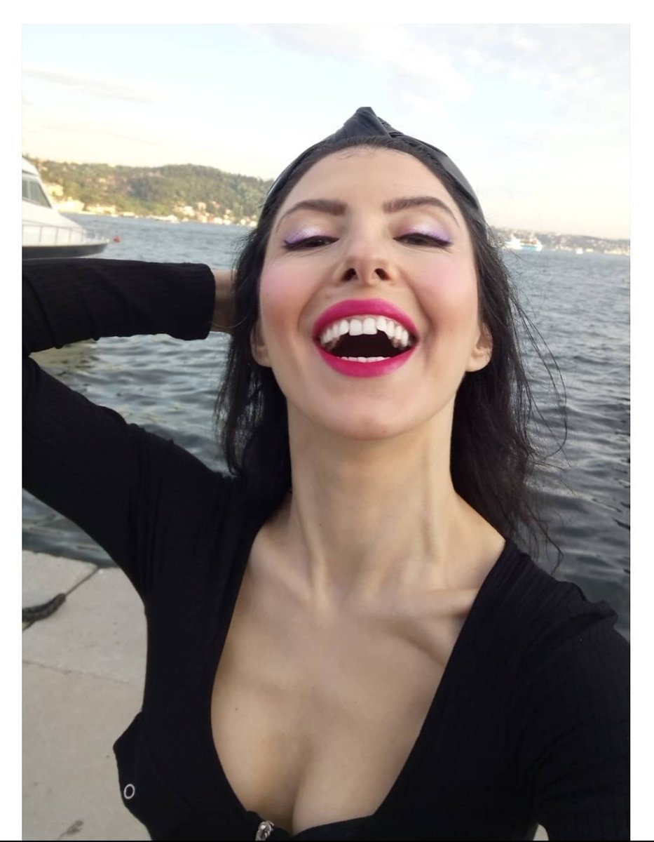 Bilge_Baak1's tweet photo. A view from of Bosphorus #Baylan 🌉  Dance with the wind #BİLGEBAŞAK 💃                               #baylan #Baylanbebek #Baylanİstanbul #bebek #lovelyview #cityview #sea #dinner #withmom https://t.co/n9QUGk7nl0
