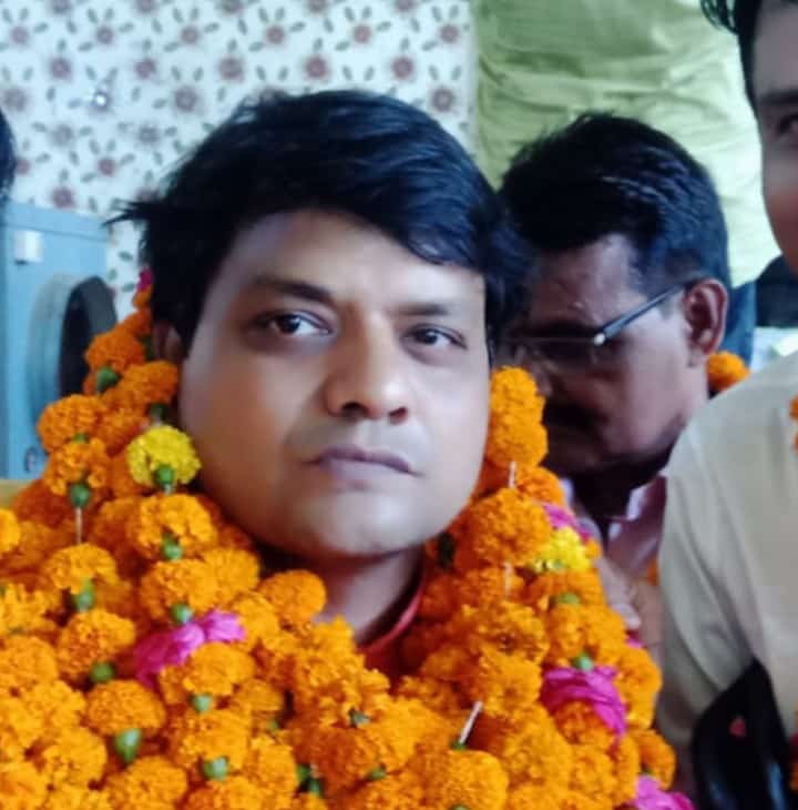 पूर्व माध्यमिक शिक्षक संघ का आज सोमवार को सीतापुर शहर के अग्रसेन भवन में त्रिवार्षिक अधिवेशन हुआ। इसमें संगठन की जिला इकाई का चुनाव भी हुआ। चुनाव में जिला कोषाध्यक्ष के पद पर भाई <a href="/PravaktaPradesh/">Pradesh pravakta</a>
Manish Pandey निर्वाचित हुए। बहुत-बहुत बधाई, आशीर्वाद।शुभकामनाएं।
<a href="/NaveenK74634465/">Naveen Kumar UPPSSअध्यक्ष परसेंडी</a>