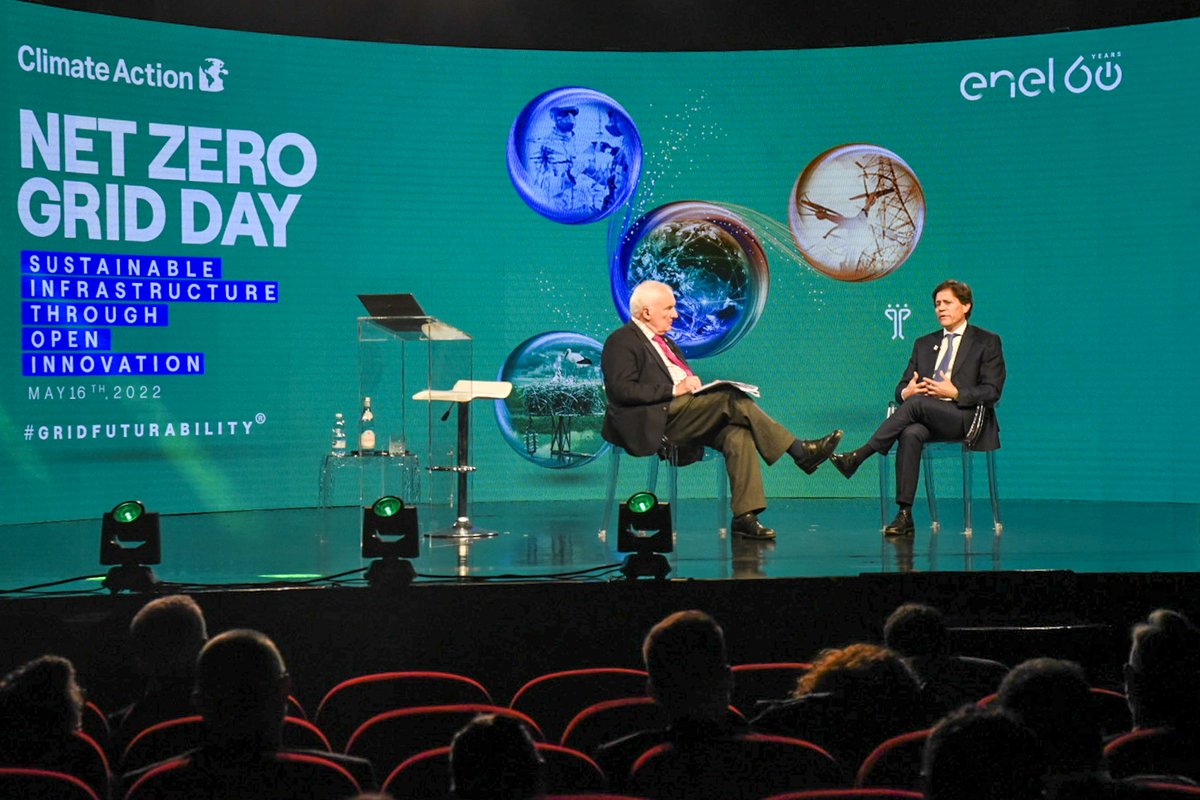 EnelGroupES's tweet photo. Redes eléctricas sostenibles para un futuro con cero emisiones en colaboración con nuestras stakeholders. Antonio Cammisecra, nuestro Head of Global Infrastructure & Networks, en el Net Zero Grid Day de hoy. Descubre más 👉 https://t.co/Wdl6bQ5Vc4 #EnelGrids #GridFuturability https://t.co/e5GheCG2Dl