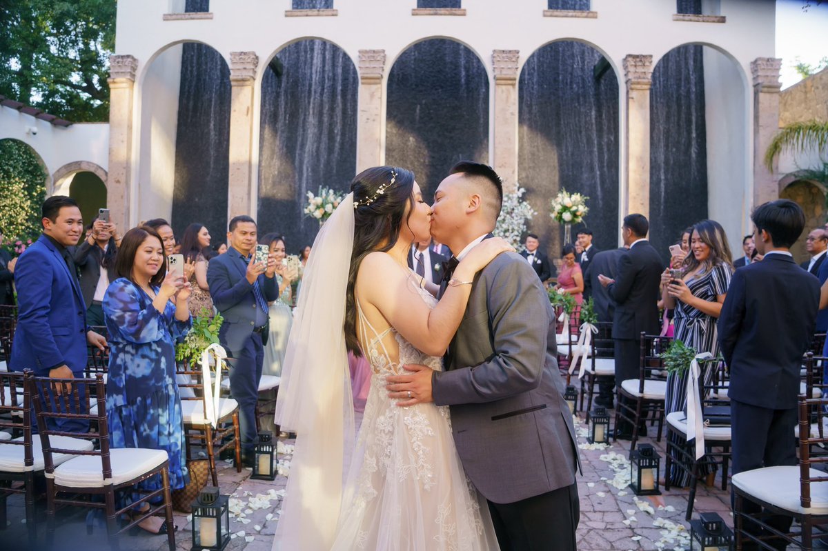 crystavenice's tweet photo. Got married!!!! 🙌🏻🥰❤️ https://t.co/YXA6oOuZnO