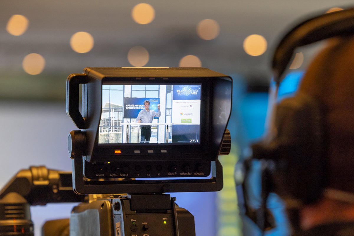 Wir verabschieden uns heute von Tag 1 des #DSK22 &amp; danken all unseren Speakern, Partnern und Teilnehmenden für einen gelungenen Auftakt. Für die Vor-Ort-Teilnehmenden geht es nun zum gemeinsamen Abendessen in die Berliner Institution "Café" am neuen See #Berlin #SeeYouTomorrow