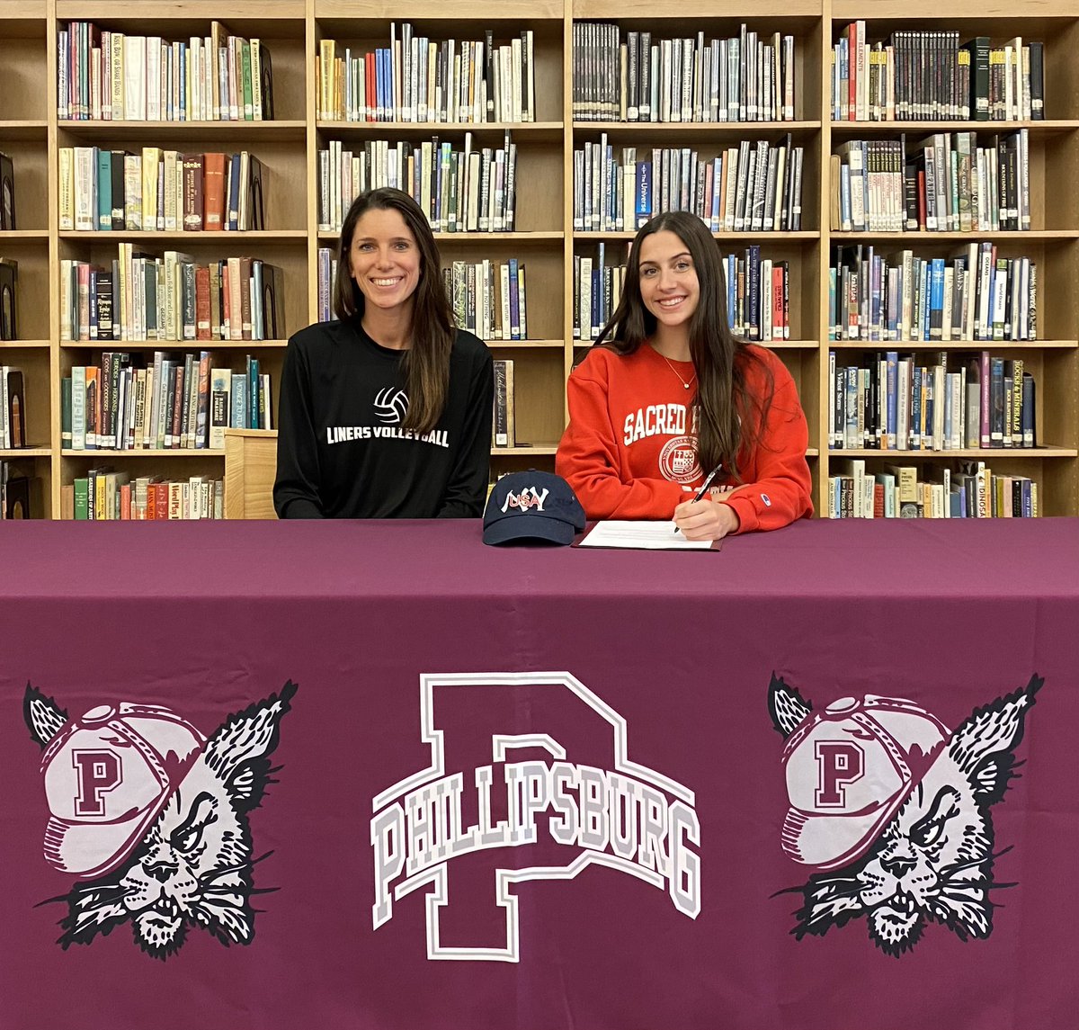 LinersVball's tweet photo. Super proud of Sloane Rooney for continuing her student athlete career at the Division 1 level. One of the most versatile players to come through our program. Good luck at Sacred Heart! #firstD1signingfortheprogram #nicehands #panera #linerproud https://t.co/PWC7qcxvpT