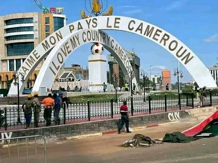 Camervibes_237's tweet photo. Le nouveau studio de photos de Yaoundé est prêt 😍🥰💚❤️💛

#camervibes237 #cameroon #picoftheday #bestoftheday #amazing #country #goodvibes #beauty #237🇨🇲 #like #likeforlikes #followｍe #followforfollowback #team237 #yaoundé #douala #love https://t.co/RDAYI0cmH3