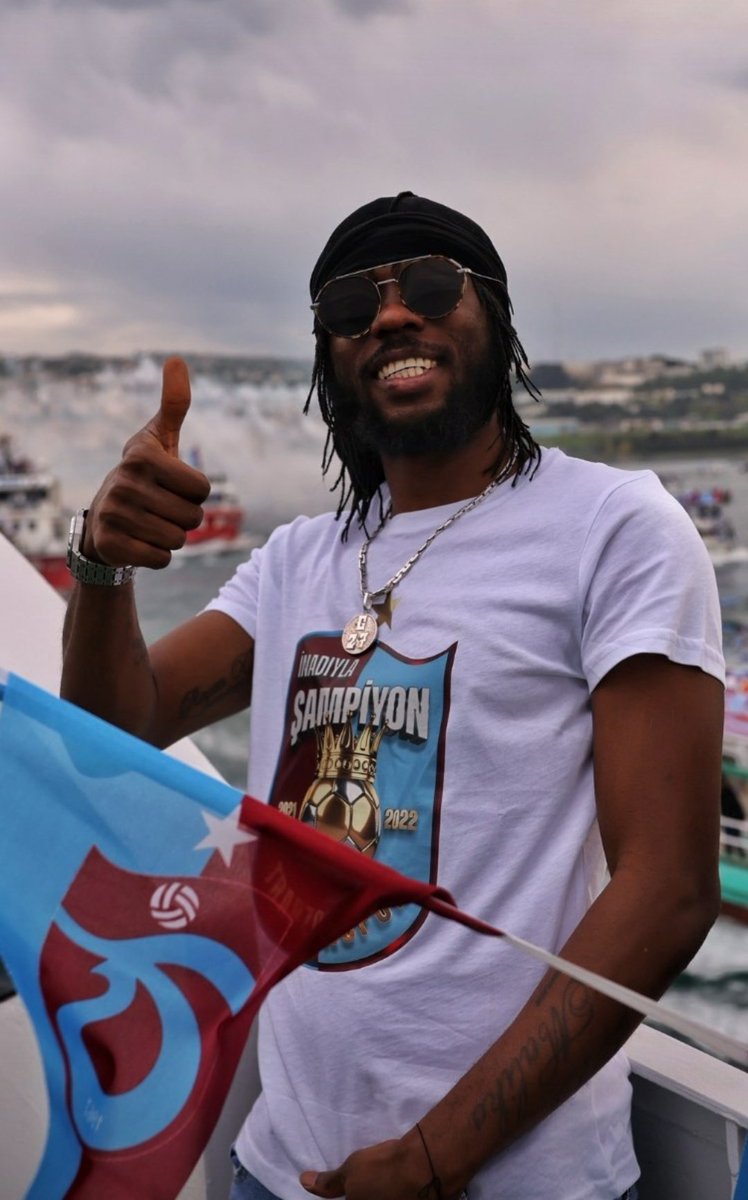sbiricigims's tweet photo. Hepsi mi karizma olur ya #Gervinho #Siopis #EdgarIE #Bakasetas https://t.co/IU4RPcvSkd