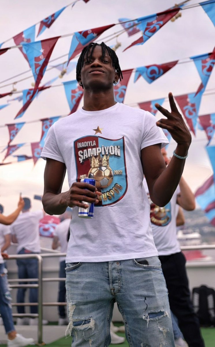 sbiricigims's tweet photo. Hepsi mi karizma olur ya #Gervinho #Siopis #EdgarIE #Bakasetas https://t.co/IU4RPcvSkd