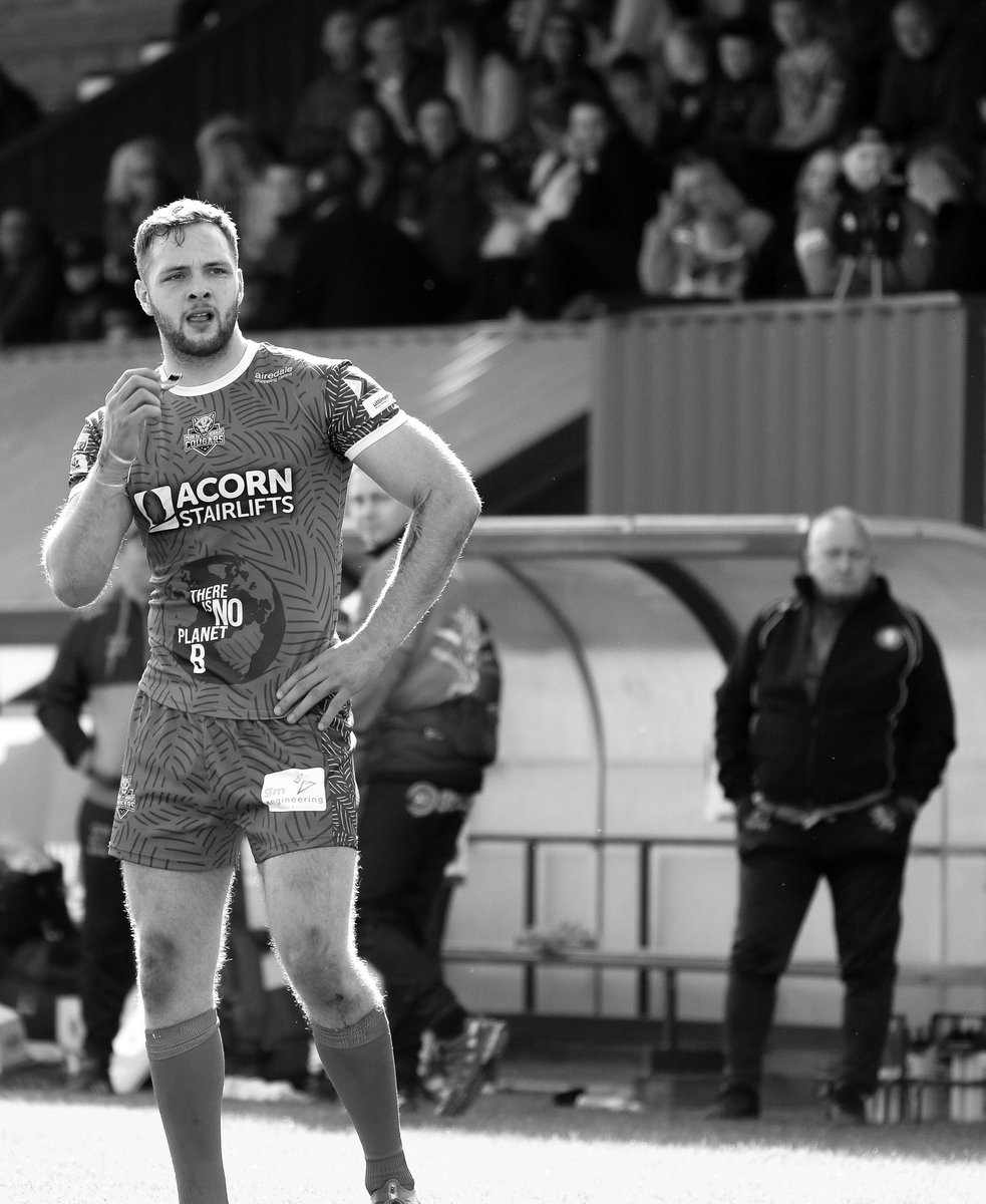 jw3testimonial's tweet photo. 🥂 Introducing the next of your topless waiters!

🏉 Joining me, Jack, Greg, and Chizzy, will be @Charlie_G101!

👇 Still spaces available so get booking!

#JW3 https://t.co/TDEfhhwOLT