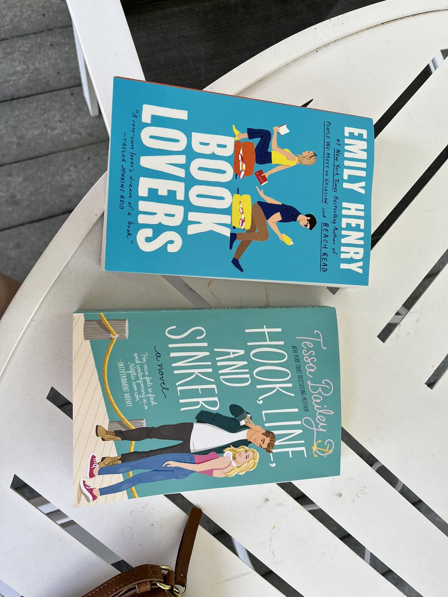 todayiwillteach's tweet photo. New beach reads delivered. Come on summer! ☀️🏖📚 https://t.co/buBHGuUkXK