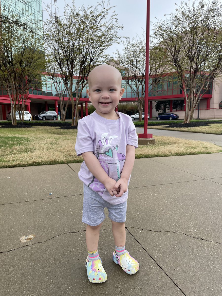 billie_ellick63's tweet photo. My daughter is Cancer FREE!🙌🏽#BEESTRONG🐝🎗 https://t.co/BFj29YicFT
