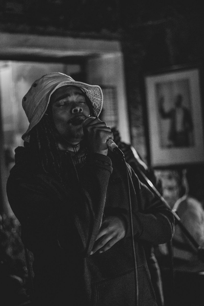 OnSessionLive's tweet photo. We bring the heat every Monday night! π₯π₯
π @BarKitcheners #OnSessionLive https://t.co/DFjj0tIRC3