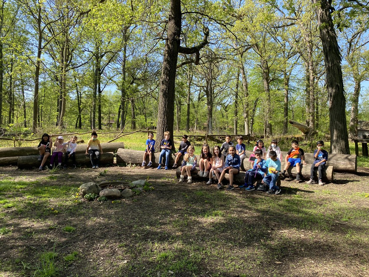 2nd grade students from @mrs_hochman_D34 class had the best time visiting the Grove today and learning about Illinois then and now! #wbpandas #WeRD34 #fieldtrip #naturelovers 😊🐼