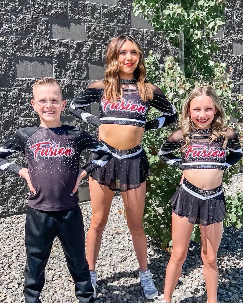 VASF_Updates's tweet photo. #VarsityReveal for @utahfusion! Their new logo pops across the front in red crystals, and they add extra customization by featuring a smaller logo on the shorts under them mesh flutter skirt for the girls or on the back for the boys🔥❤️ https://t.co/aPggPtxgbB