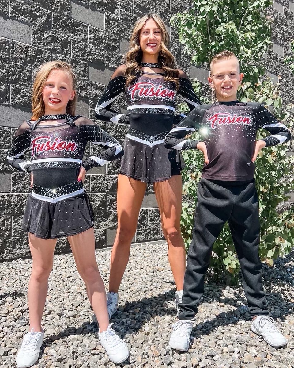 VASF_Updates's tweet photo. #VarsityReveal for @utahfusion! Their new logo pops across the front in red crystals, and they add extra customization by featuring a smaller logo on the shorts under them mesh flutter skirt for the girls or on the back for the boys🔥❤️ https://t.co/aPggPtxgbB