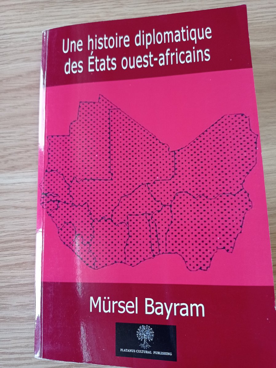 DIASAM's tweet photo. Really appreciated Meeting @MurselBayram & discussing his book that looks at the history of the international relations of set of case studies #WestAfrica during & after #ColdWar: Presidential role in #FPA #neighbouringstates #externalactors #traditionaldonors #emergingPowers https://t.co/ktIyhCBWur