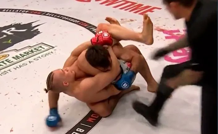 Carbazel's tweet photo. #ICYMI "Not a buggy choke" and other slick subs from the weekend. #Bellator281 #CFFC108 #UFCVegas51 (via @MyMMANews )
https://t.co/xO4a2Nch5o https://t.co/Zm4UvVbKVF