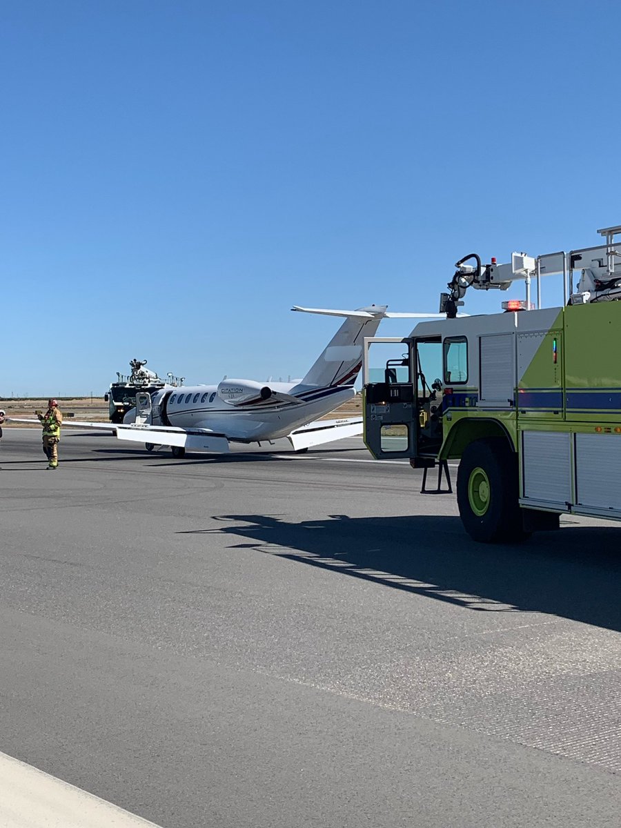 kerncountyfire's tweet image. Alert 3 Response
At 9:15 am units were dispatched to Meadows Field Airport for reports of an aircraft emergency. The Citation CJ3 landed safely and all 7 persons onboard evacuated without injury. No fire found. Smoke alarm was likely from faulty sensor.
#kerncountyfiredepartment
