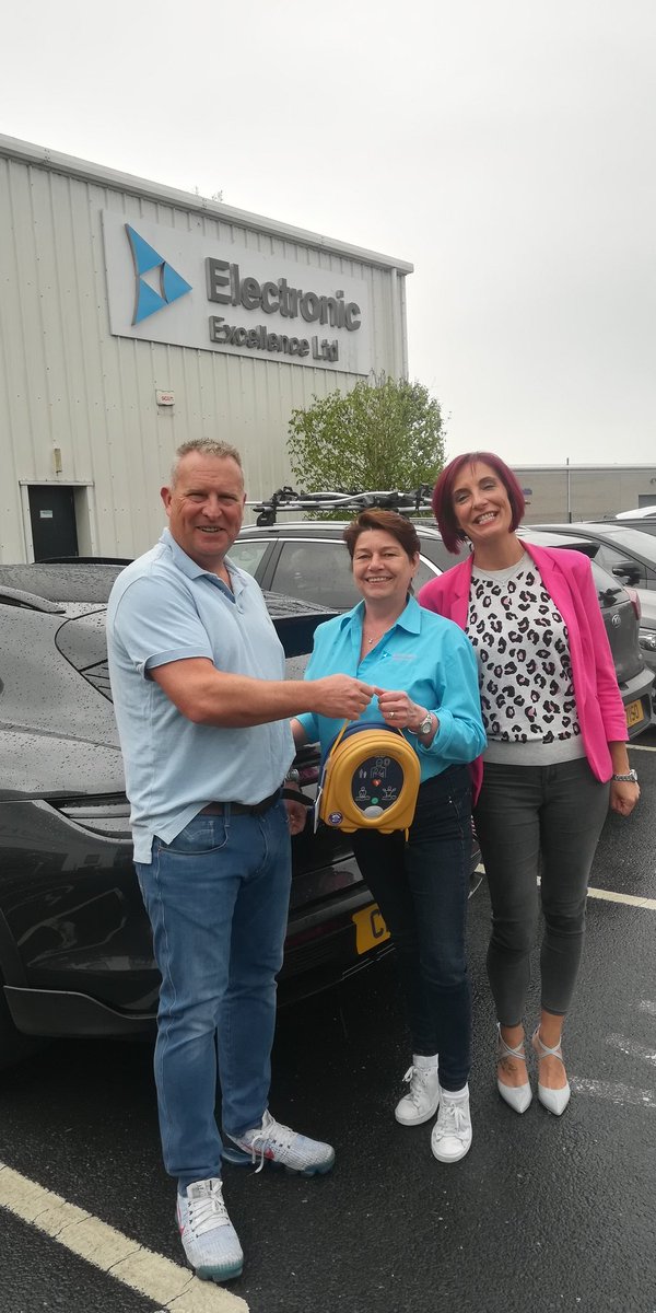 DefibSvsNi's tweet photo. Johnathon Rountree of @Electronic Excellence #Lurgan with 2 members of #staff receives a 2nd #Heartsine #350p #defibrillator https://t.co/fCgds7Uj7c