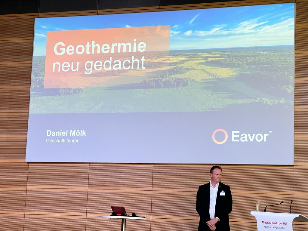 daniel_moelk's tweet photo. Daniel Mölk präsentierte die Innovation und die vielfältigen Einsatzmöglichkeiten des Eavor Loop beim Markt der Möglichkeiten des Forums für Zukunftsenergien in Berlin.

Energy for Eavor

 #Eavor #EnergyForEavor #Wärmewende #Energiewende #Geothermie #Erdwärme https://t.co/NoHsda2p6z
