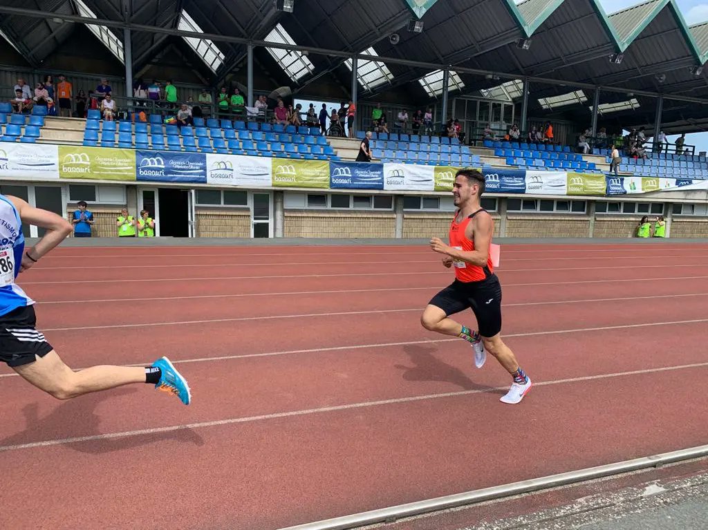 FESAVALENCIA's tweet photo. El #EquipoFesa de Atletismo logra unos grandes resultados en el Meeting Internacional de Basauri!! 🏃♂️👨🦽
•
Los deportistas Judith, Vicente Anderson y Nacho, logran mejorar sus marcas personales! 🔝🏆
@_FEDPC_ @FEDEDDF @fedi_cv @ONCE_oficial https://t.co/tmF2AJzV11