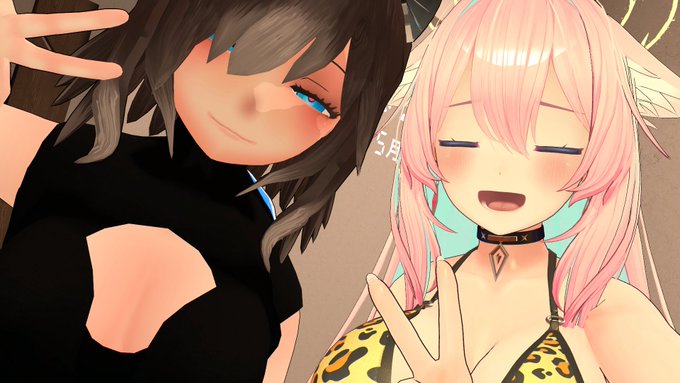 昨日のVRC!(*`ω`*)
あみあさんとツーショット!
しゅーさんの水着&ぴかぜろさんのアッシュちゃん! 