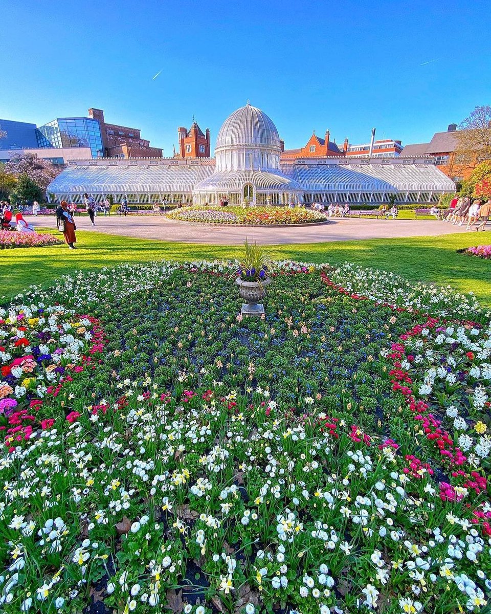 We love seeing the Botanic Gardens in beautiful spring bloom. 🌷✨
Have you visited Belfast's Botanic Gardens? 🚶‍♀️

(📸 → travellernorthernireland)

#VisitBelfast #BotanicGardens #BelfastBotanicGardens