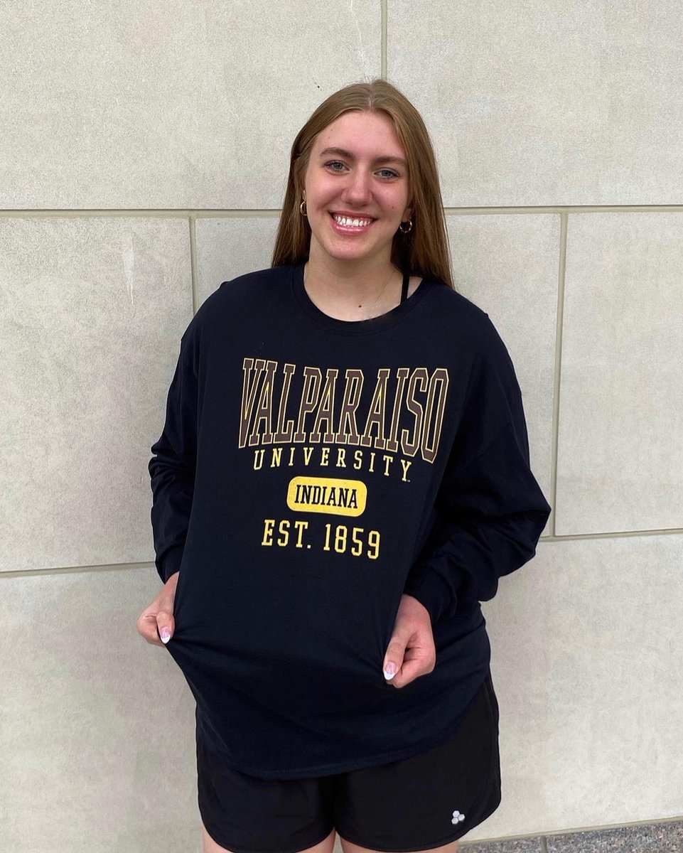 CarmelHoundsVB's tweet photo. Congrats to @JessicaPickett0 on her commitment to @valpovolleyball! We are so excited for you!!! https://t.co/QbdzU1RwIJ