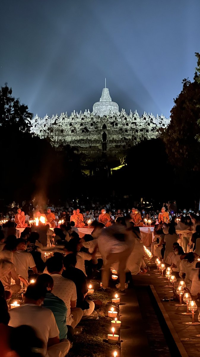 Malam Waisak di Borobudur ❤️