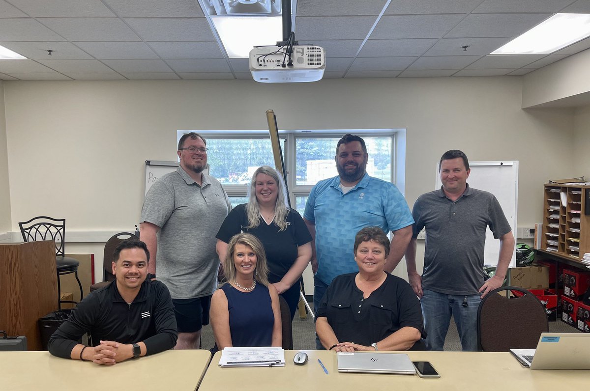 Great deployment with these amazing people! Thank you for having us <a href="/CityofBellevue/">City of Bellevue</a> #firstnet #firstresponders <a href="/BOLDNP/">BOLD Northern Plains</a> <a href="/Tara_Carlson_/">Tara Carlson</a>