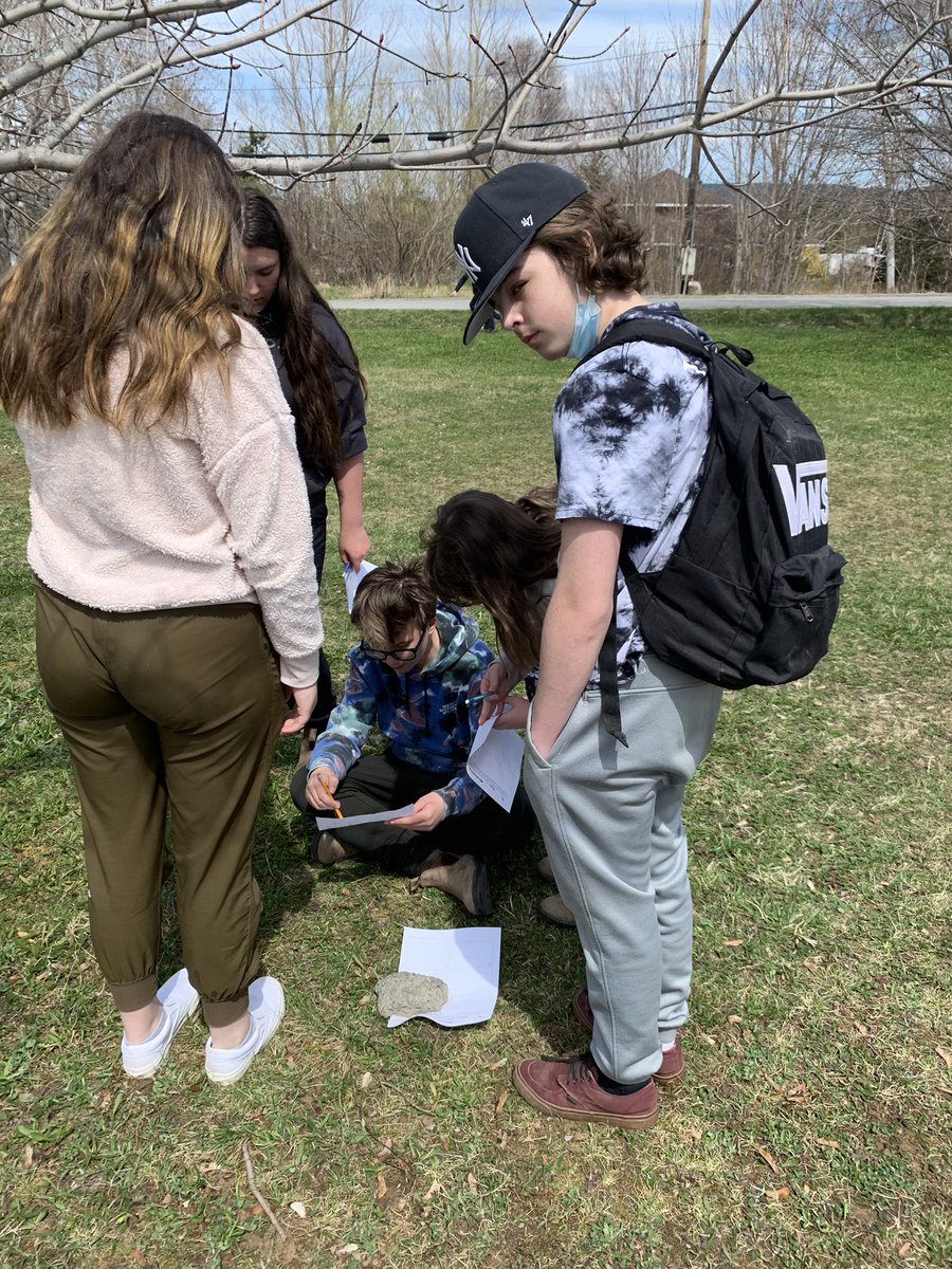 JessHogan15's tweet photo. Whodunnit it? 7(2)s are now trying to solve the crime! @PasadenaAcademy #Algebra #mathisfun #mathinthesun https://t.co/yXA5l34zkN