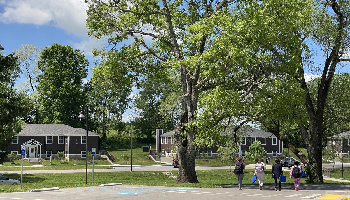 FrontierNursing's tweet photo. It's a GORGEOUS day in #Kentucky to welcome our #FrontierBound students to our Versailles campus for the first time! 🤩 https://t.co/bvP1BBEyqt