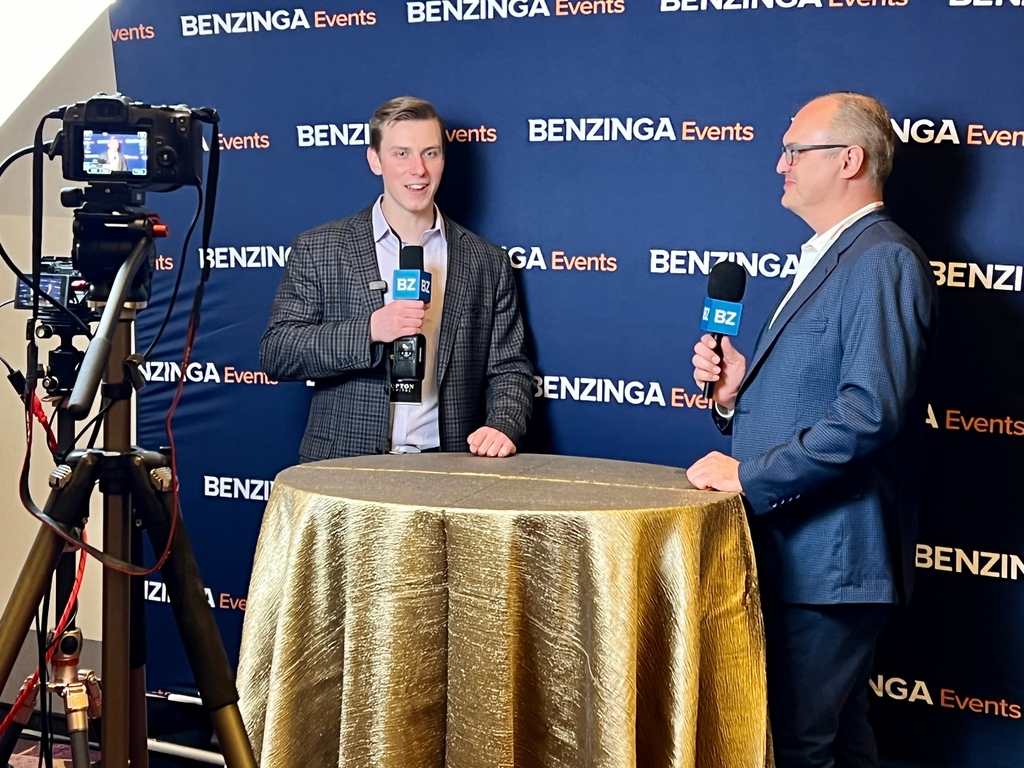 cobra_trading's tweet photo. “What happens in Vegas, stays in Vegas” but the connections we made at FinTwit 2022 are an exception. We loved meeting traders from all over and showing them the way we do things at Cobra. Special thanks to @fintwitconf @Benzinga and @LuptonCapital for having us. Strike First! https://t.co/8qIJ23ftnJ