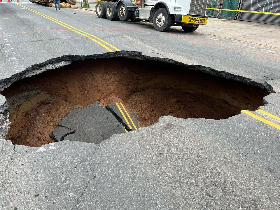 #JerseyCity please be advised of a sewer collapse on Sip Ave between Hawthorne Ave  and Bryant Ave. Crews are on site and will be working around the clock until repairs are completed. Water services have not been affected.

<a href="/JerseyCity/">City of Jersey City</a> 
<a href="/miramira4/">Mira Prinz-Arey</a> 
<a href="/BoggianoWardC/">Councilman Rich Boggiano</a>