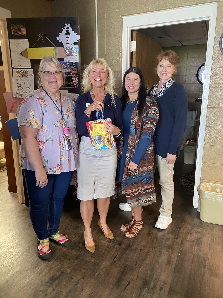 MBaker_RunSun's tweet photo. I have the #best #officestaff! Lavished me for #educationalbossesweek @eastfieldglobal @McDowell590 #animalcrackers #candle #soap @Starbucks GC and yummies https://t.co/vm61ZTKWWo