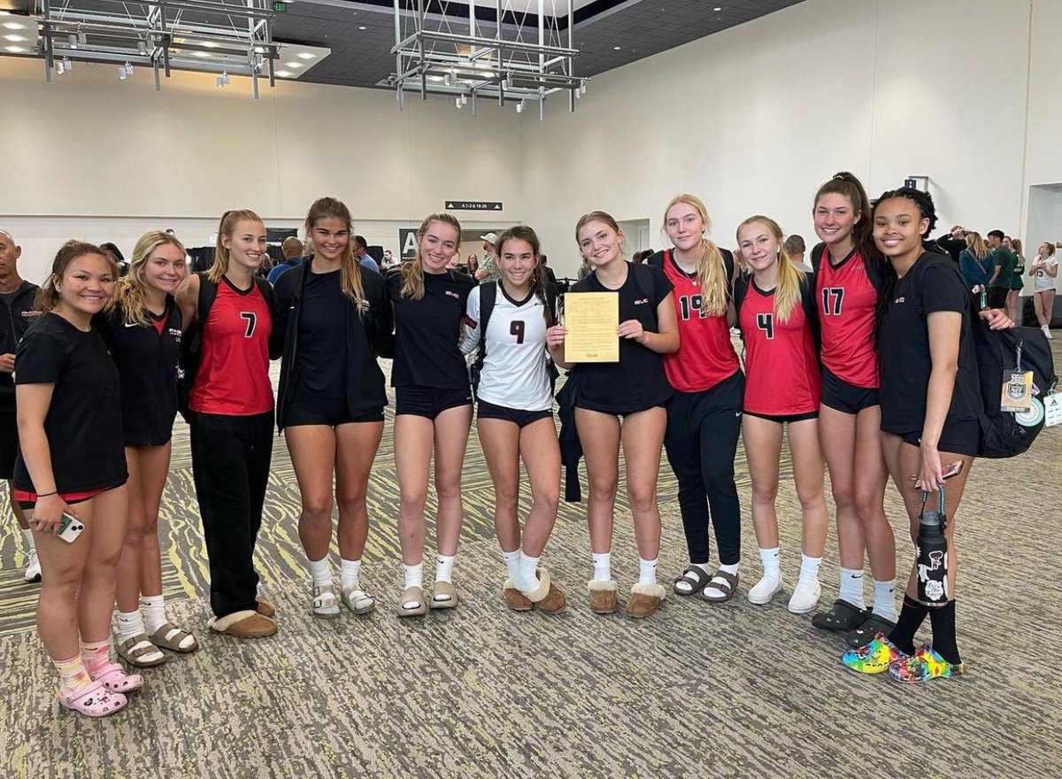 keelyhummelvb24's tweet photo. 3rd in NorCal and a National bid!  Nationals here we come!  See you in Indy!  #bidded https://t.co/K9KKRZ7QqJ