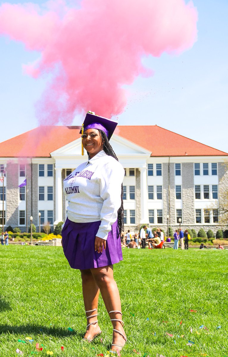 kdivineee's tweet photo. Done with the B.S ✅ BIG GRADUATE 🥳 https://t.co/gWPUCI8xDJ