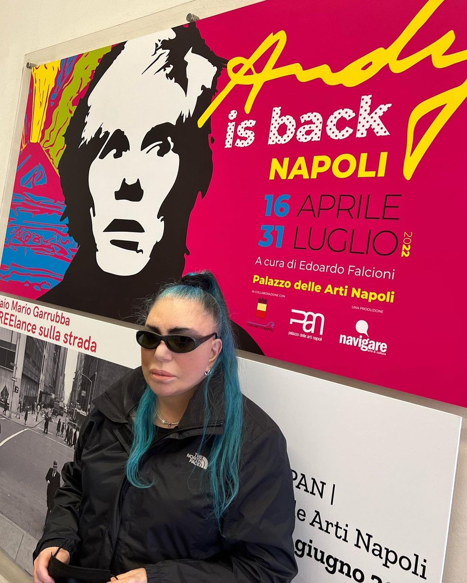 LoredanaBerte's tweet photo. Oggi alla mostra itinerante 
#andyisback a Napoli🥫.
Sono in città per il concerto di domani sera al Teatro Augusteo e non potevo non passare alla mostra su Andy 💙👠🏳️‍🌈 #napoli #andywarhol #tourlife #manifesto https://t.co/KrnZL6SLOn