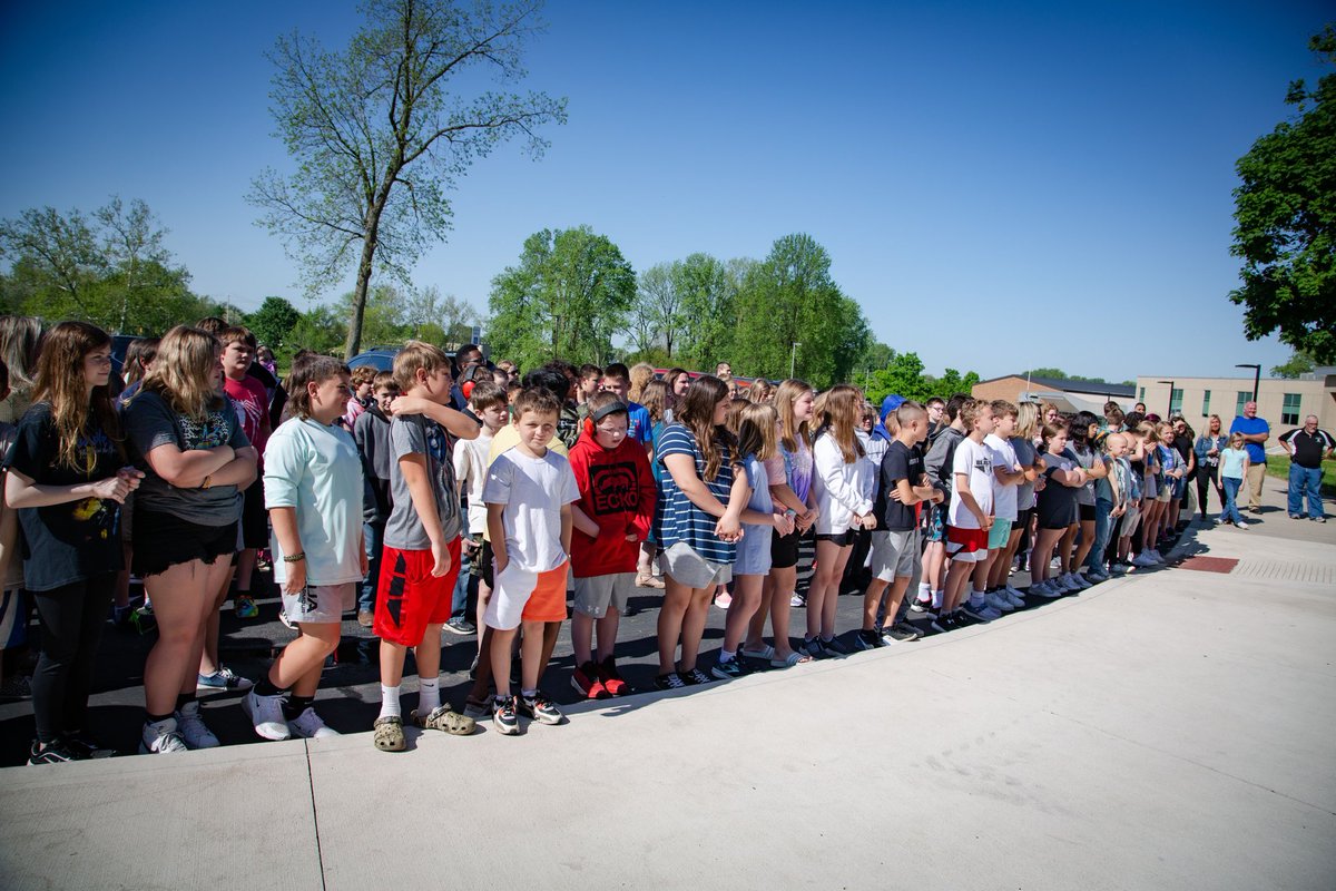 YorktownSupt's tweet photo. The ribbon cuttings at YMS and YES were awesome! https://t.co/vtMdL5SBAM