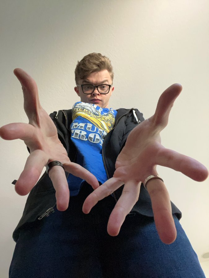 EpicDimsun's tweet photo. @BozoSfm Lore? https://t.co/QHN7ES89Le