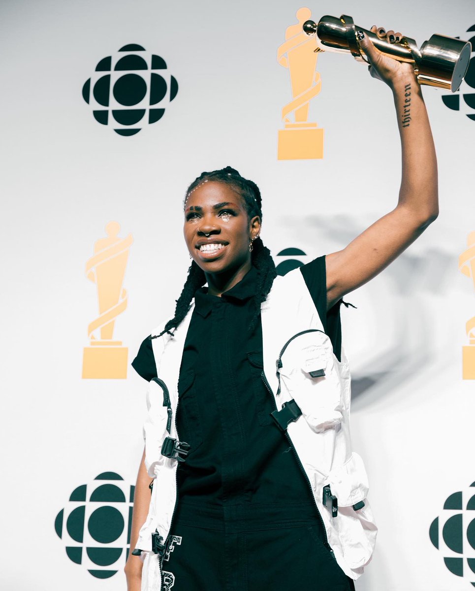 haviahmighty's tweet image. Stock Exchange won Best Rap Album/EP of the year at @TheJUNOAwards last night. Love to everybody who helped bring this project to life - just tryna shift the landscape a lil bit u get meee. Grateful and humbled to be the first woman to win in this category 🏆🙏🏾