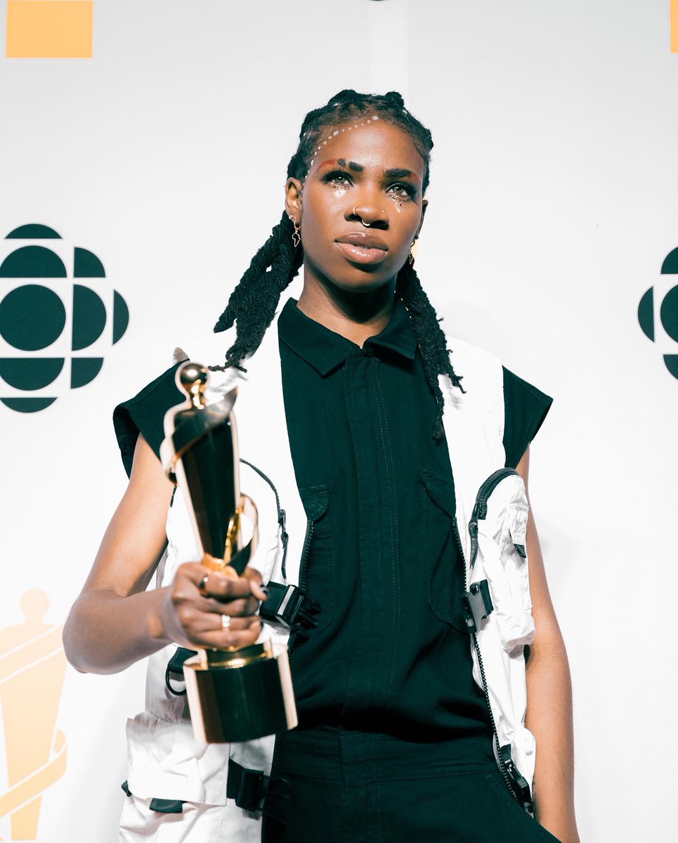 haviahmighty's tweet image. Stock Exchange won Best Rap Album/EP of the year at @TheJUNOAwards last night. Love to everybody who helped bring this project to life - just tryna shift the landscape a lil bit u get meee. Grateful and humbled to be the first woman to win in this category 🏆🙏🏾