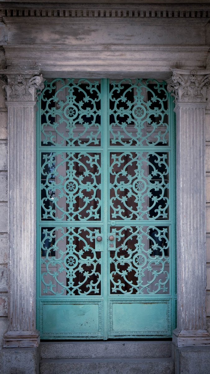 LazardeP's tweet photo. Gallier House Door, New Orleans 

#neworleans #nolaphotography #doorphotography #interviewwiththevampire #gallierhouse https://t.co/uJyjgy6ive