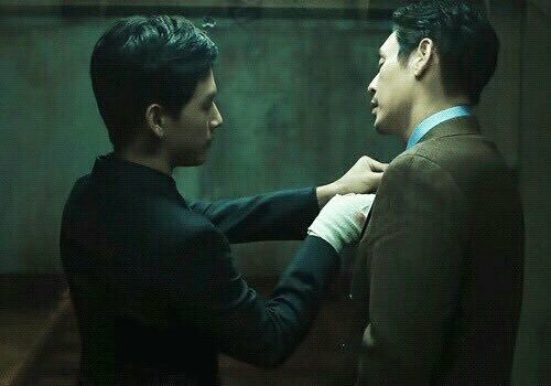 feelingu88's tweet photo. #잘된영화_불한당_5주년_축하해
#5주년_불한당_5늘도_상영중
[RT이벤트] 불한당 5주년을 축하하며 여분으로 간직했던 '프리즘 오브 불한당 키링참'을 1분께 드리려 합니다. 없으신 선생님이 꼭 받아가셨으면 좋겠습니다. 당발은 5 월 18 일 밤에 할게요! 당원한정🔫 https://t.co/7aO5ifrudW