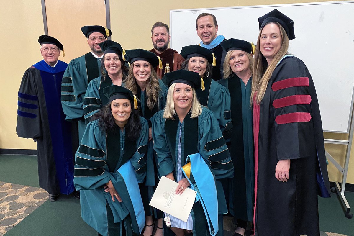 BaylorSOE's tweet photo. Congrats to our amazing graduates โ ready to lead & impact the world! #SicEm #BaylorGrad #BU22 #baylorleads
Lots of pictures up on https://t.co/mQLQyznMNz https://t.co/9rvaaLsCBo