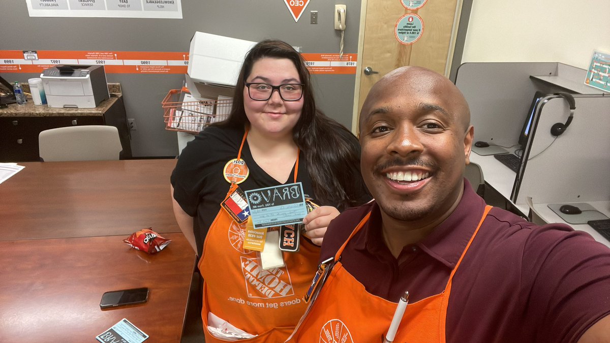 CarlMWill's tweet photo. Thanks @gisselle6525 for all your hardwork as lead captain! @bliczwek @dontamcam @SarkisNohra @TonyaB6525 @6525funfund https://t.co/vKisXlfNgr