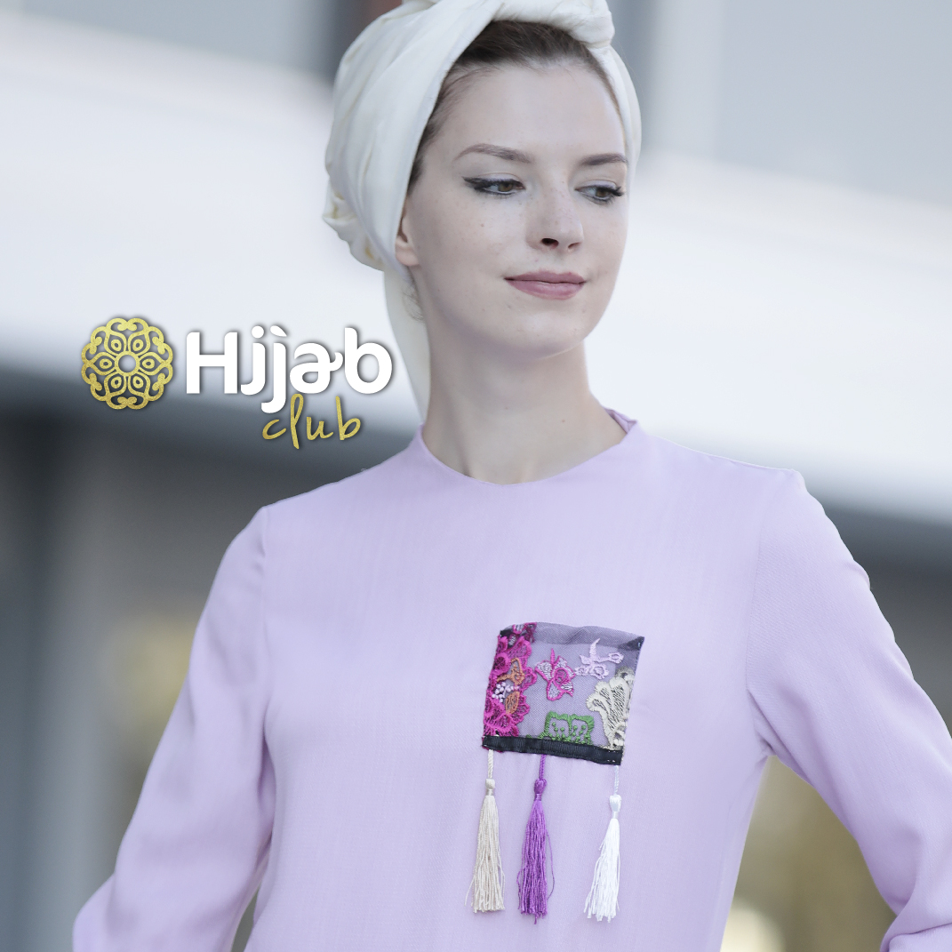 TheHijabClub's tweet photo. Summer is here! ☀️ This model is everything 🤩
🌸 Link here👉🏽 https://t.co/KZagc97cc5
🐝  Stylish designs
🐝  Love it or return it - easy peasy returns
🐝  FREE shipping in contiguous USA on orders over $50
#thehijabi #hijabclub #modestclothing #fashion #hijabmychoice #muslimah https://t.co/eZTSa0LvgE