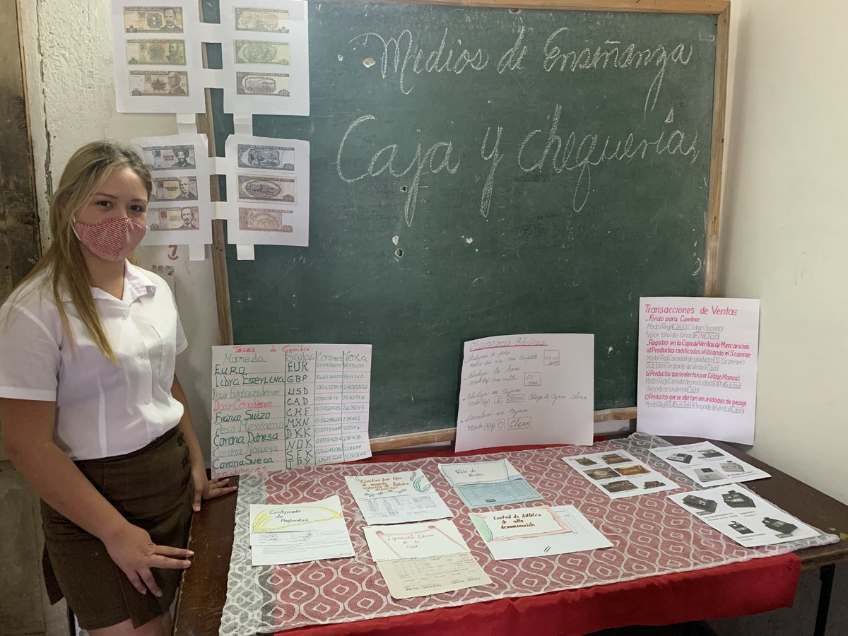 Exposición de la enseñanza del departamento de servicio 
#FidelPorSiempre 
<a href="/CubaMined/">MINED</a>
<a href="/DME_Florida/">Dirección General de Educación Florida</a>
<a href="/CamagueyDPE/">DPE Camagüey</a>