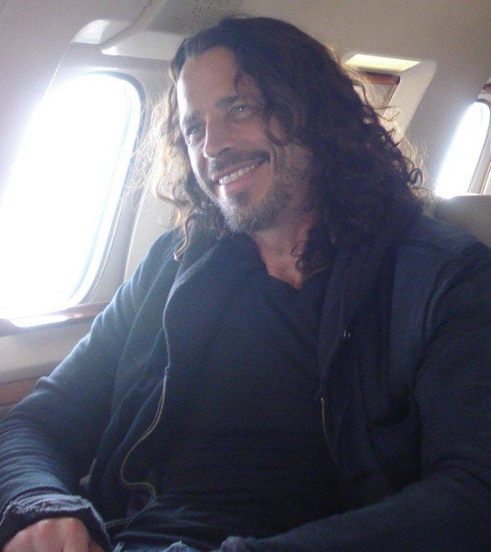 CielGris1987's tweet photo. The most devastating loss I've ever felt in my adulthood.
His death held many things that didn't reflect the falsehoods perpetuated before me. #nomorebullshit
The Higher Truth prevailed that night.
Your voice, music and poetry always eases my pain.
#ChrisCornell
#TruthforChris https://t.co/3bbDNfK9Ka