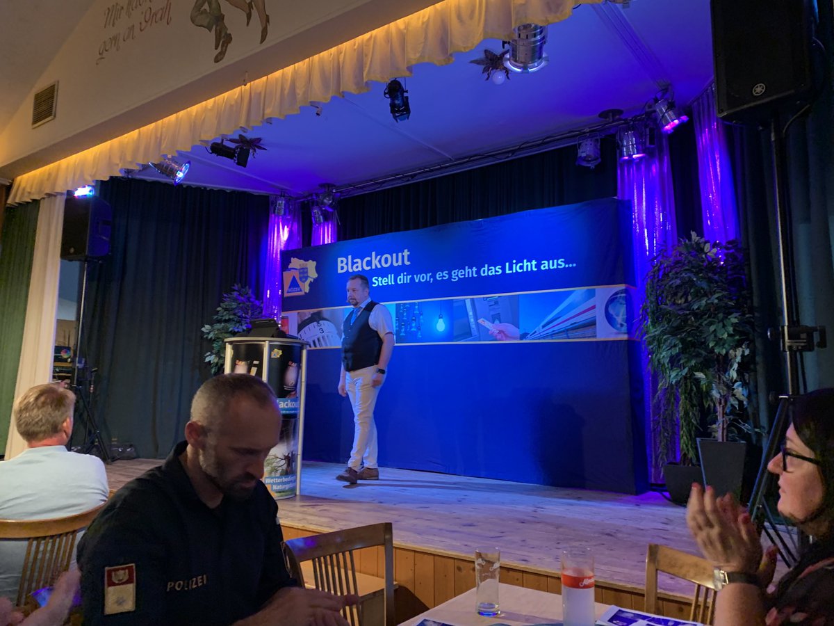 SchuhChristoph's tweet photo. Heute freu ich mich auf die Info Veranstaltung zum Thema #Sichere #Stromversorgung & #Blackout des @NOEZSV mit vielen #BürgerInnen @ Gasthaus #Staar in St. Leonhard am Hornerwald - mit dabei auch #Bürgermeisterin Eva #Schachinger! Los geht‘s! #Energiewende #Transformation https://t.co/pqihEM8Xlh