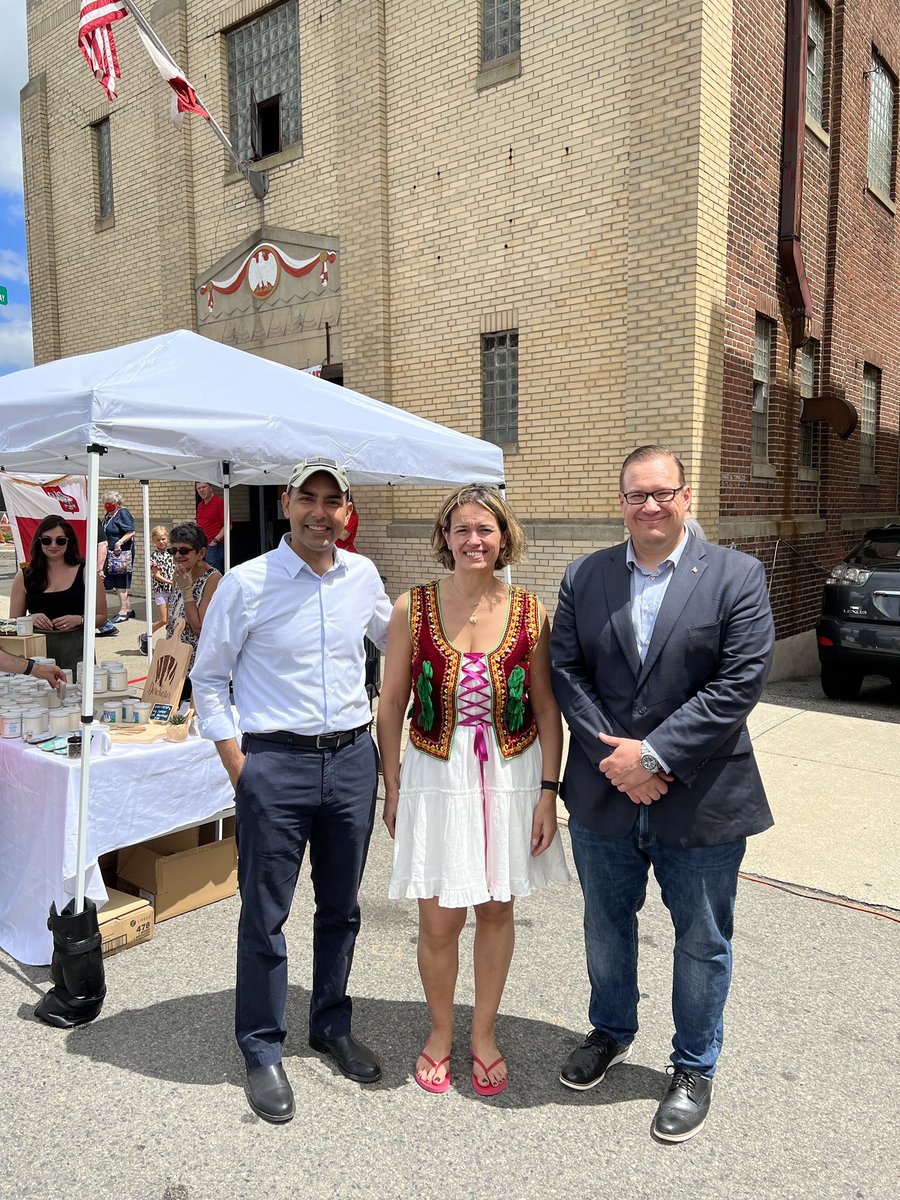 david_biele's tweet photo. Wonderful time celebrating Polish culture &amp; heritage with neighbors &amp; colleagues at this weekend’s @PolishFestBos at @PolishClubBos while enjoying delicious pierogis &amp; kielbasa! 

Thanks to the event organizers for bringing the community together again for this great tradition! https://t.co/jcxaNModOc