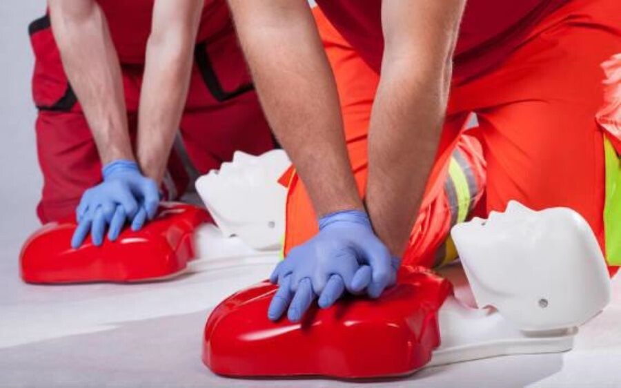 EnfermerosasCS's tweet photo. El #COECS abre el plazo de inscripción al Curso de Soporte Vital Básico y Desfibrilador Externo Automático. https://t.co/T96H8niGvj https://t.co/E9RCjBuzNz